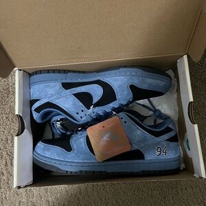 Supreme Nike SB Low Dunks